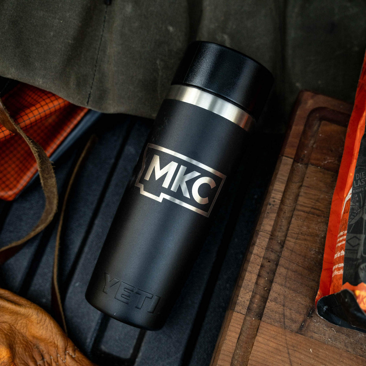 MKC x YETI RAMBLER 16 OZ HOTSHOT