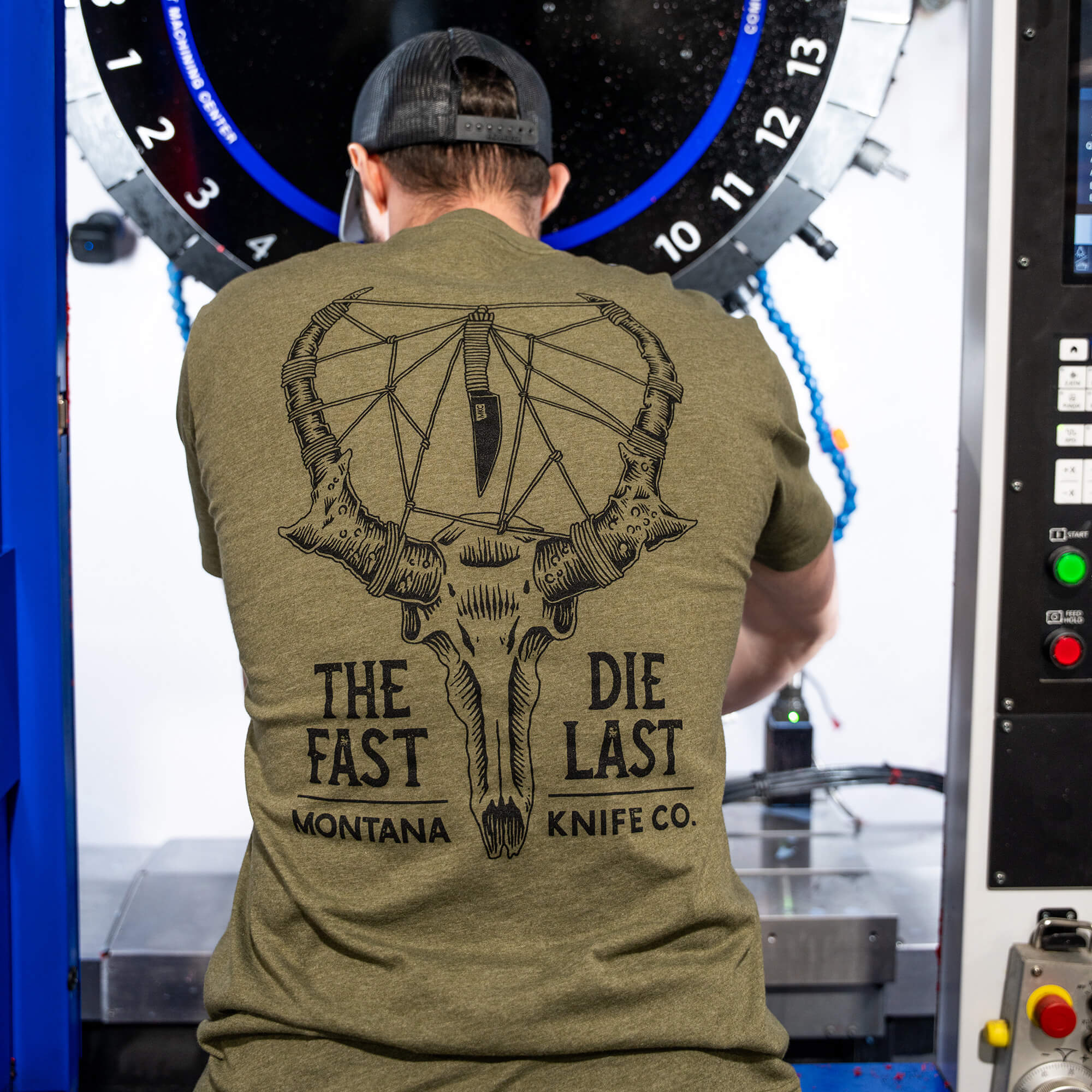 SPEEDGOAT SKULL TEE - OLIVE