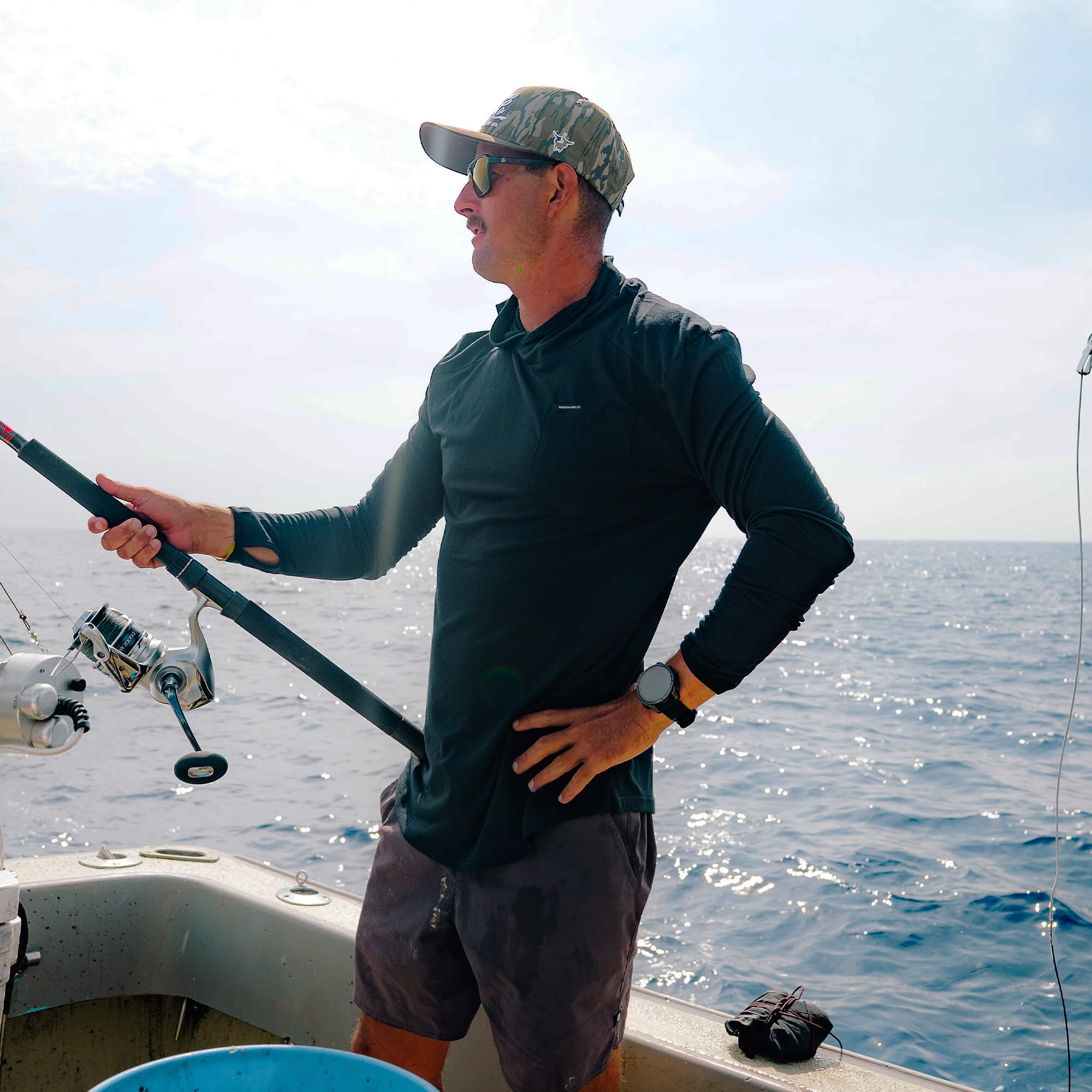 RIMROCK LIGHTWEIGHT HOODIE - BLACK