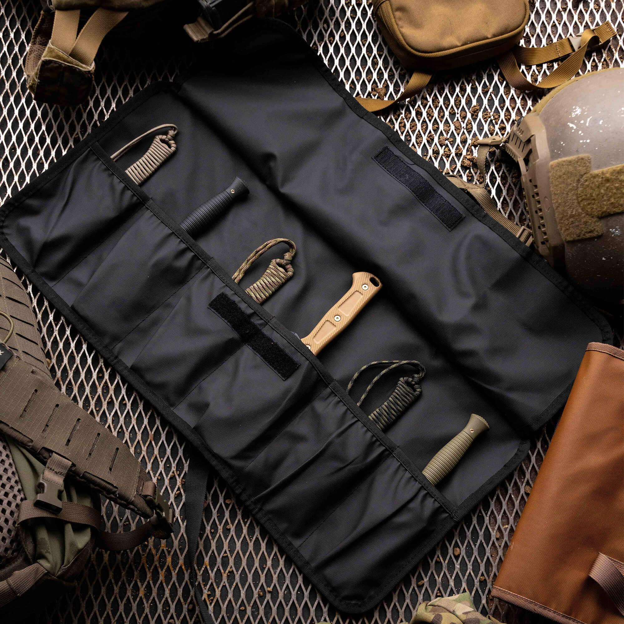 TACTICAL KNIFE ROLL - BLACK