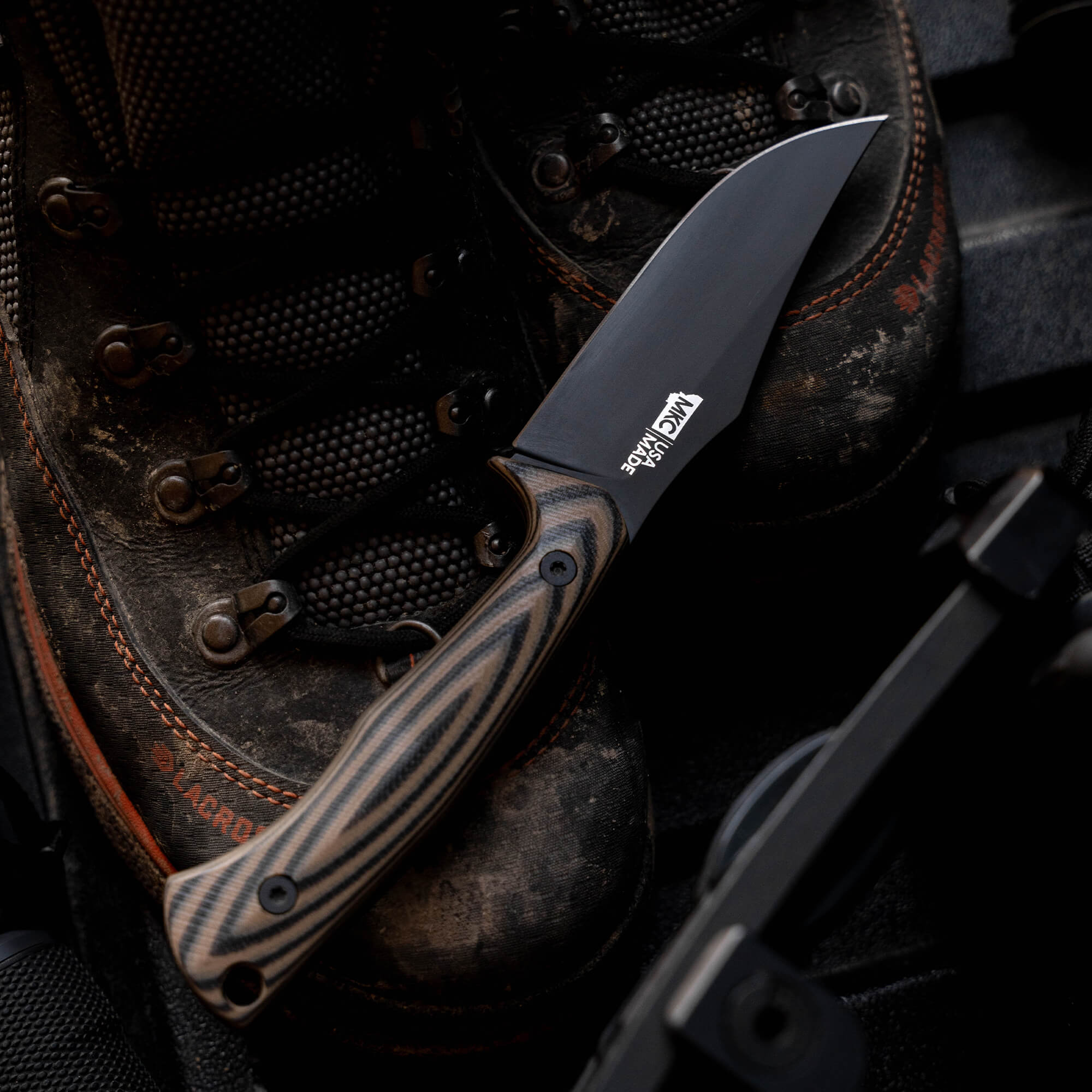 TRIUMPH PRO - TAN & BLACK