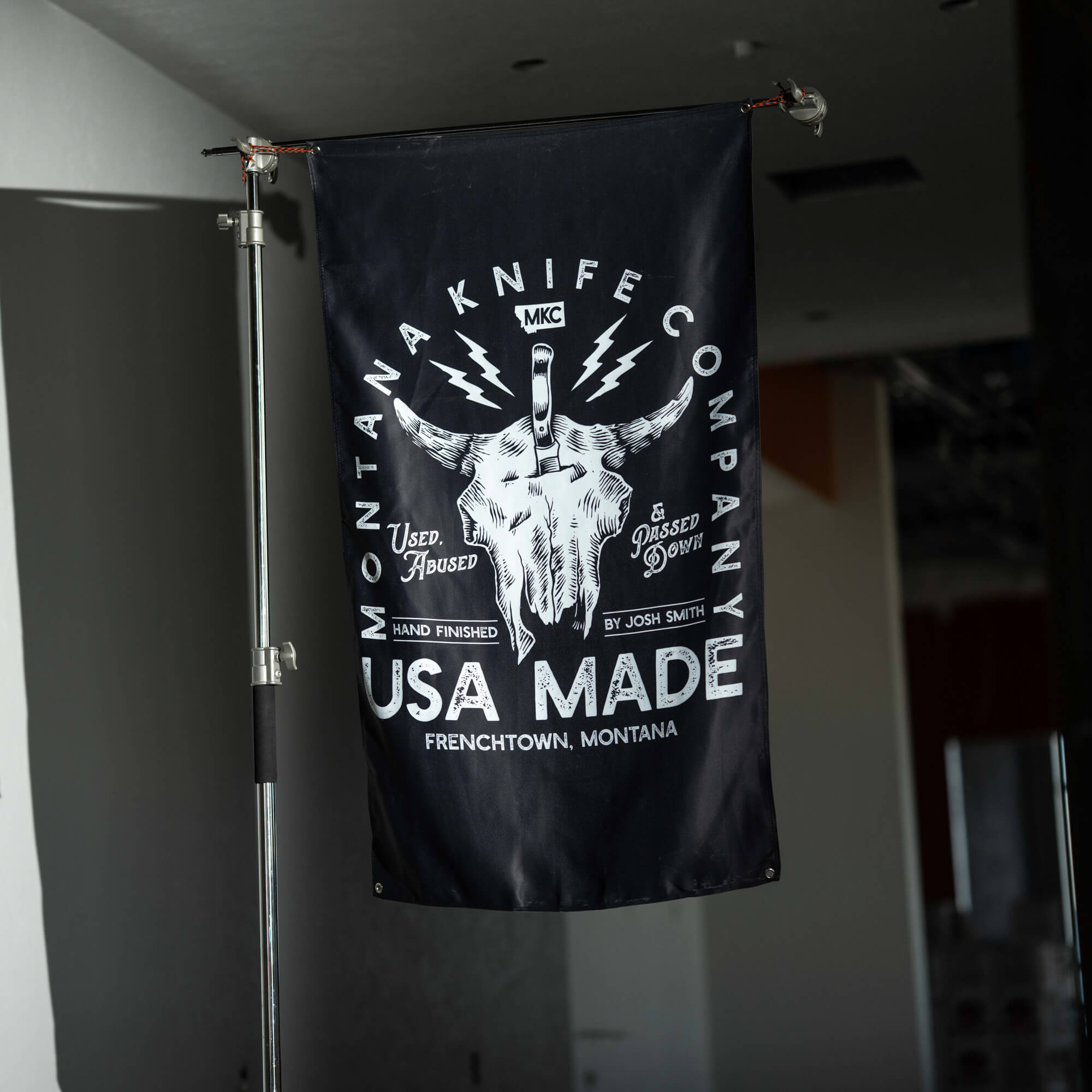 MKC BISON SKULL FLAG