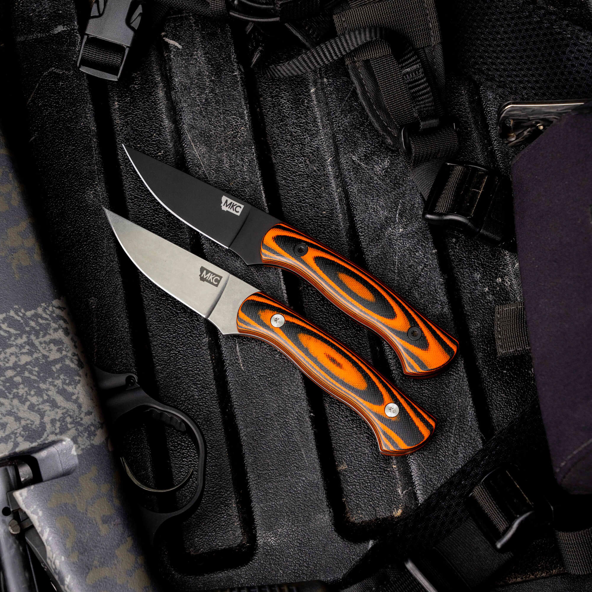 MAGNACUT BLACKFOOT 2.0 - ORANGE & BLACK