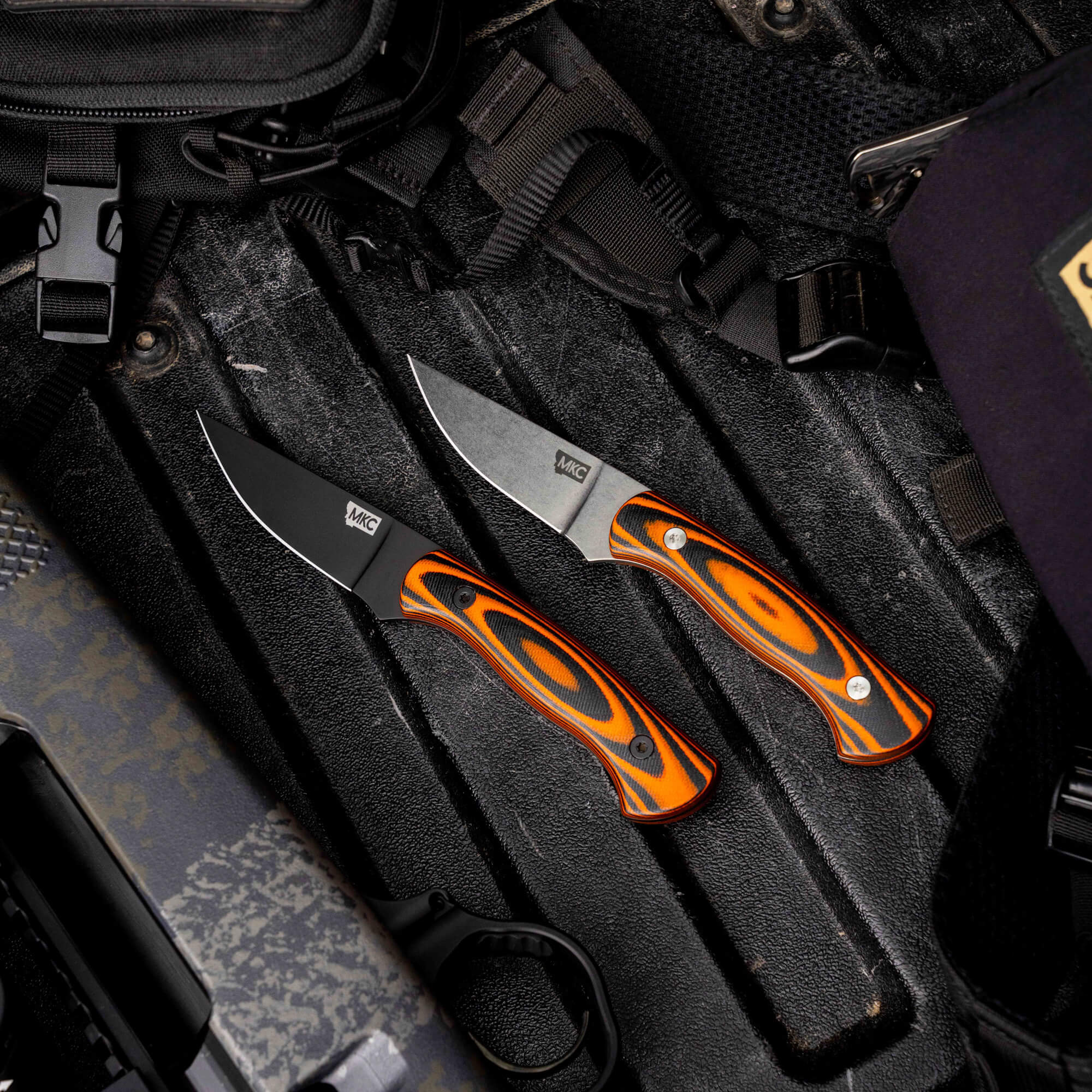 MAGNACUT BLACKFOOT 2.0 - ORANGE & BLACK