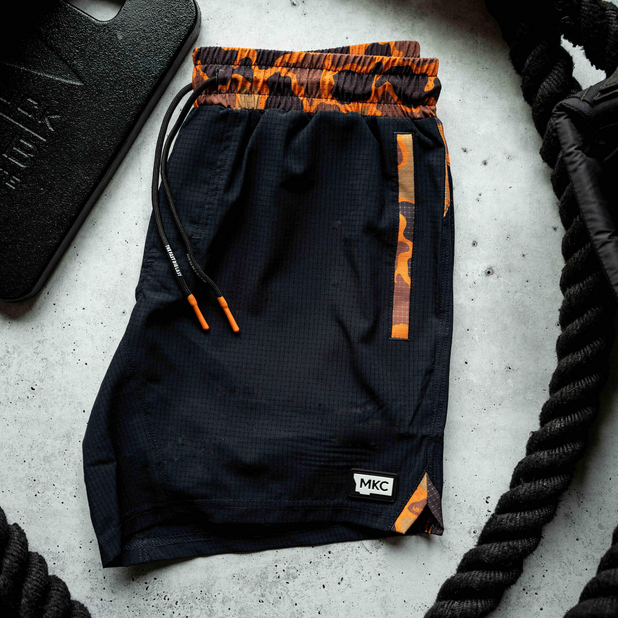 MKC RUN WITH KNIVES SHORT