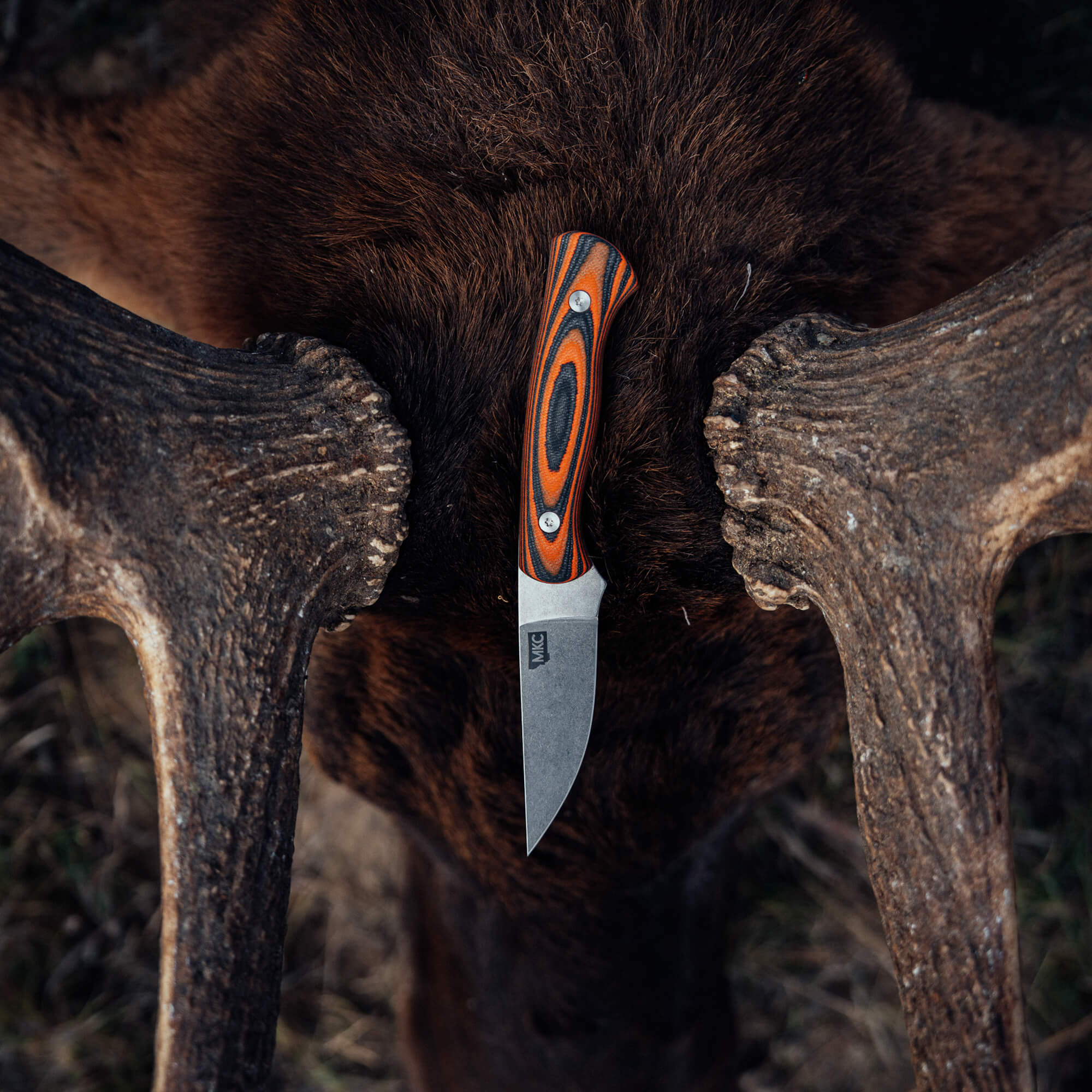 MAGNACUT BLACKFOOT 2.0 - ORANGE & BLACK