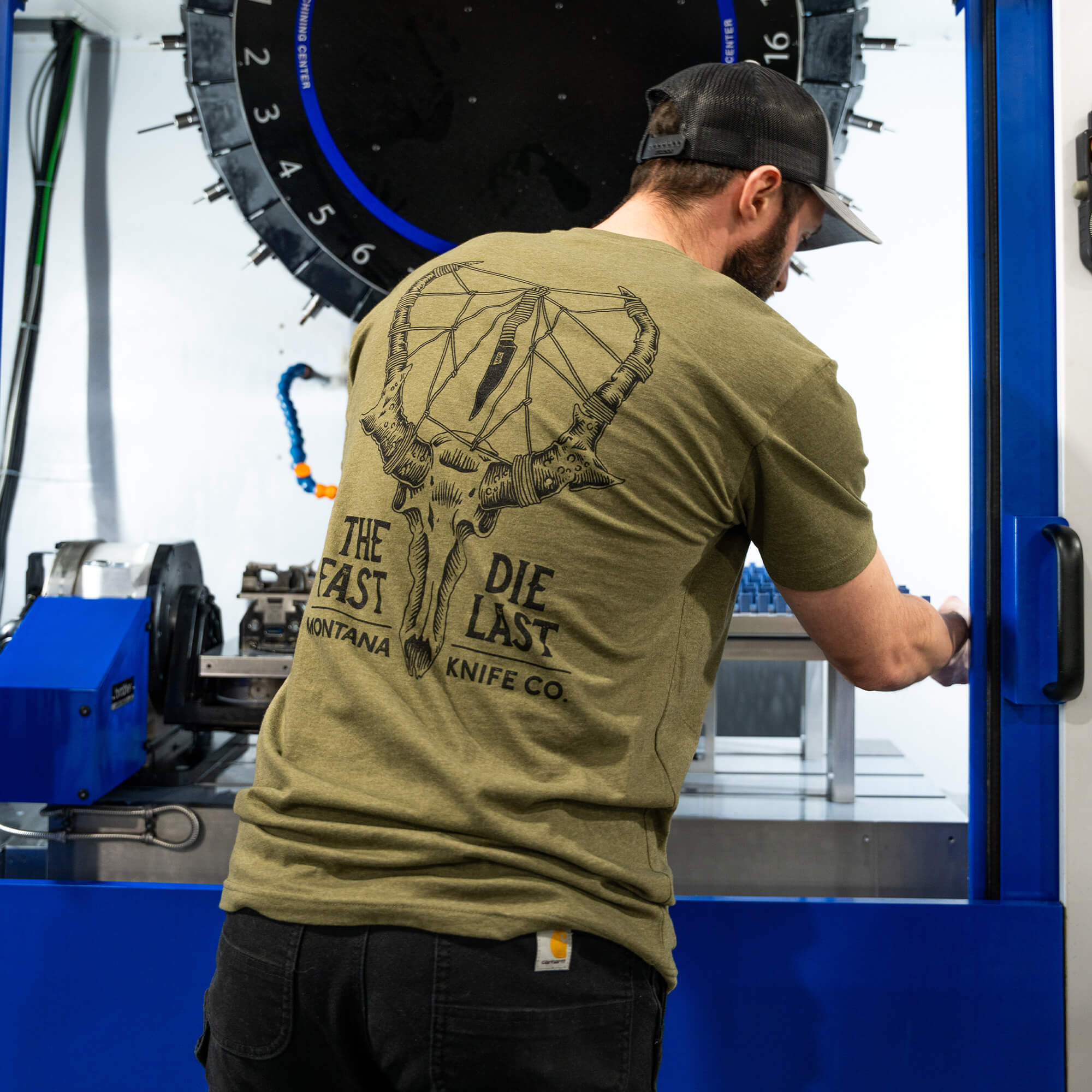 SPEEDGOAT SKULL TEE - OLIVE