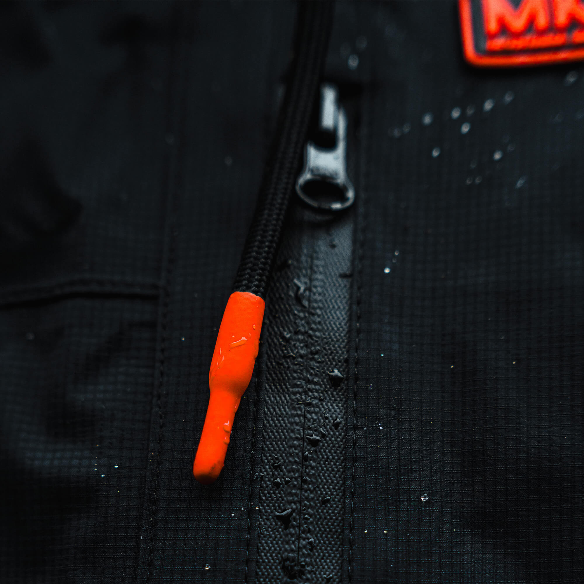 MT. REYNOLDS RAIN JACKET - BLACK