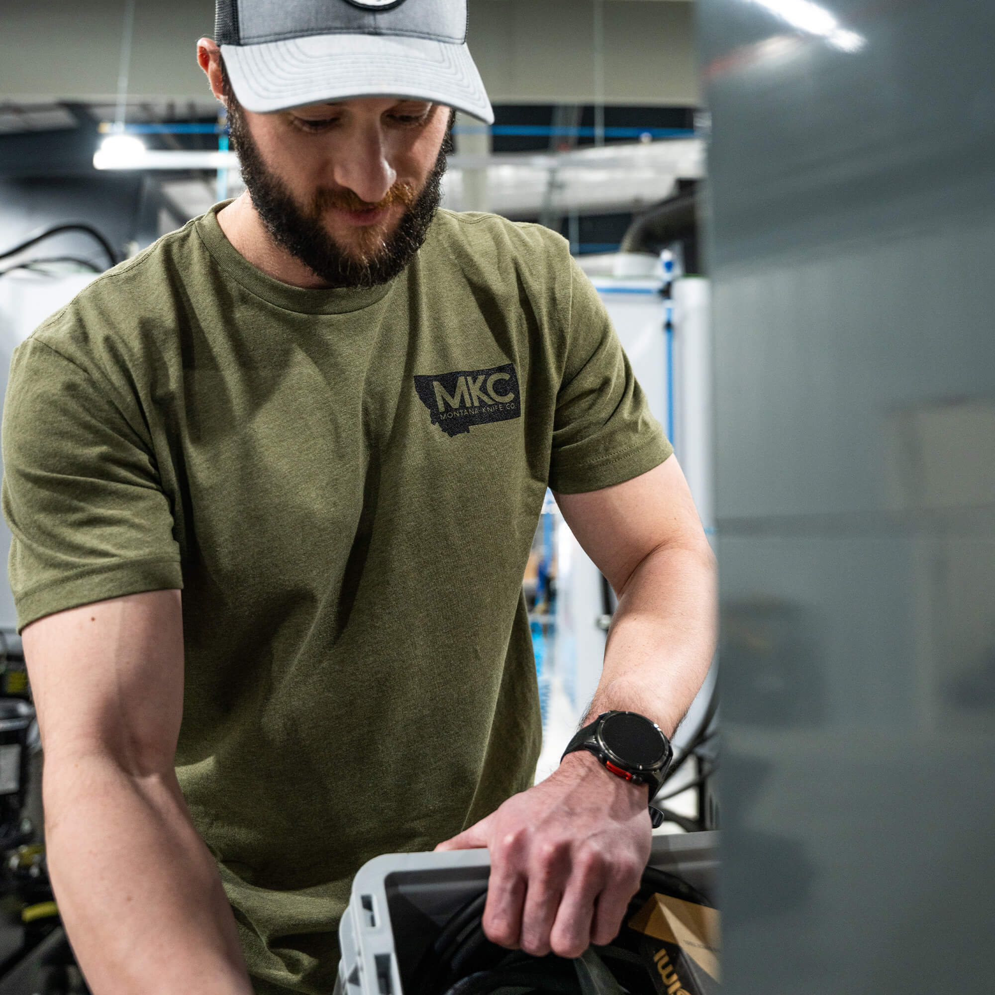 SPEEDGOAT SKULL TEE - OLIVE