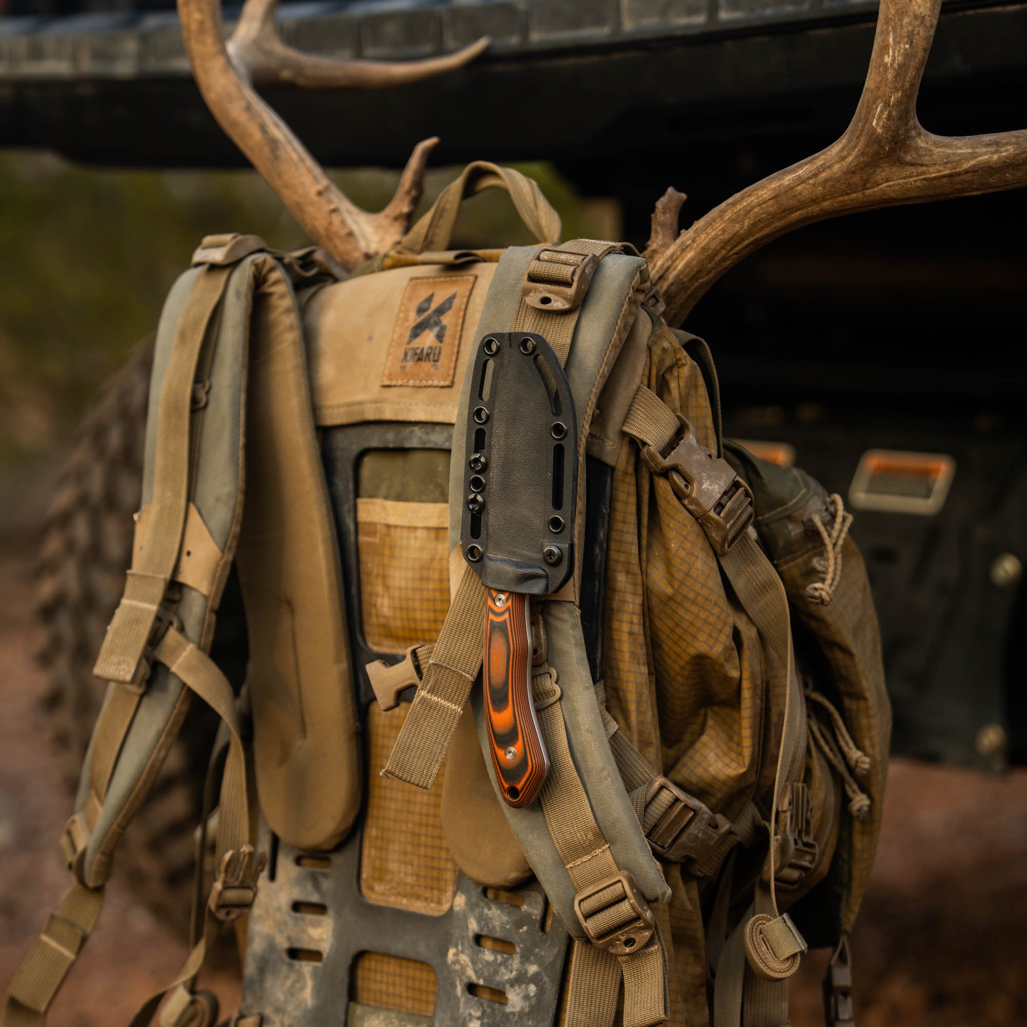 MKC MULE DEER KNIFE - ORANGE & BLACK