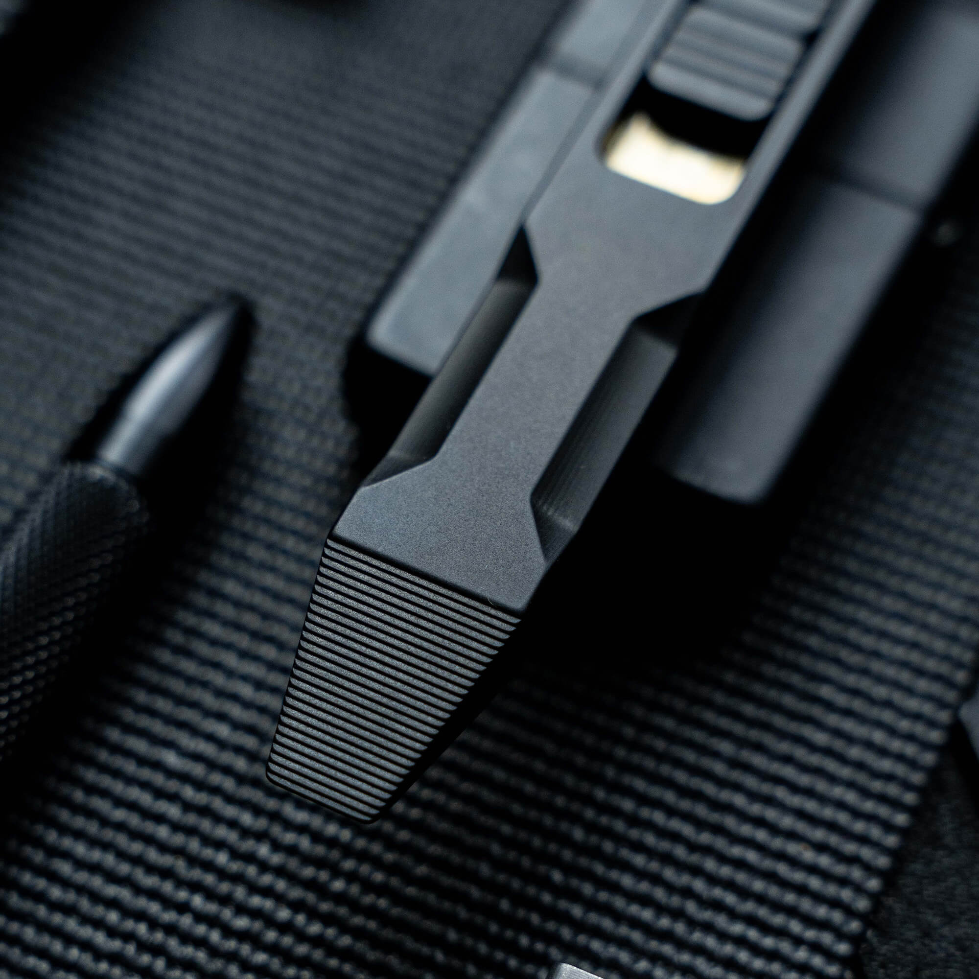 MKC X BIG IDEA DESIGN - Ti PRY BAR