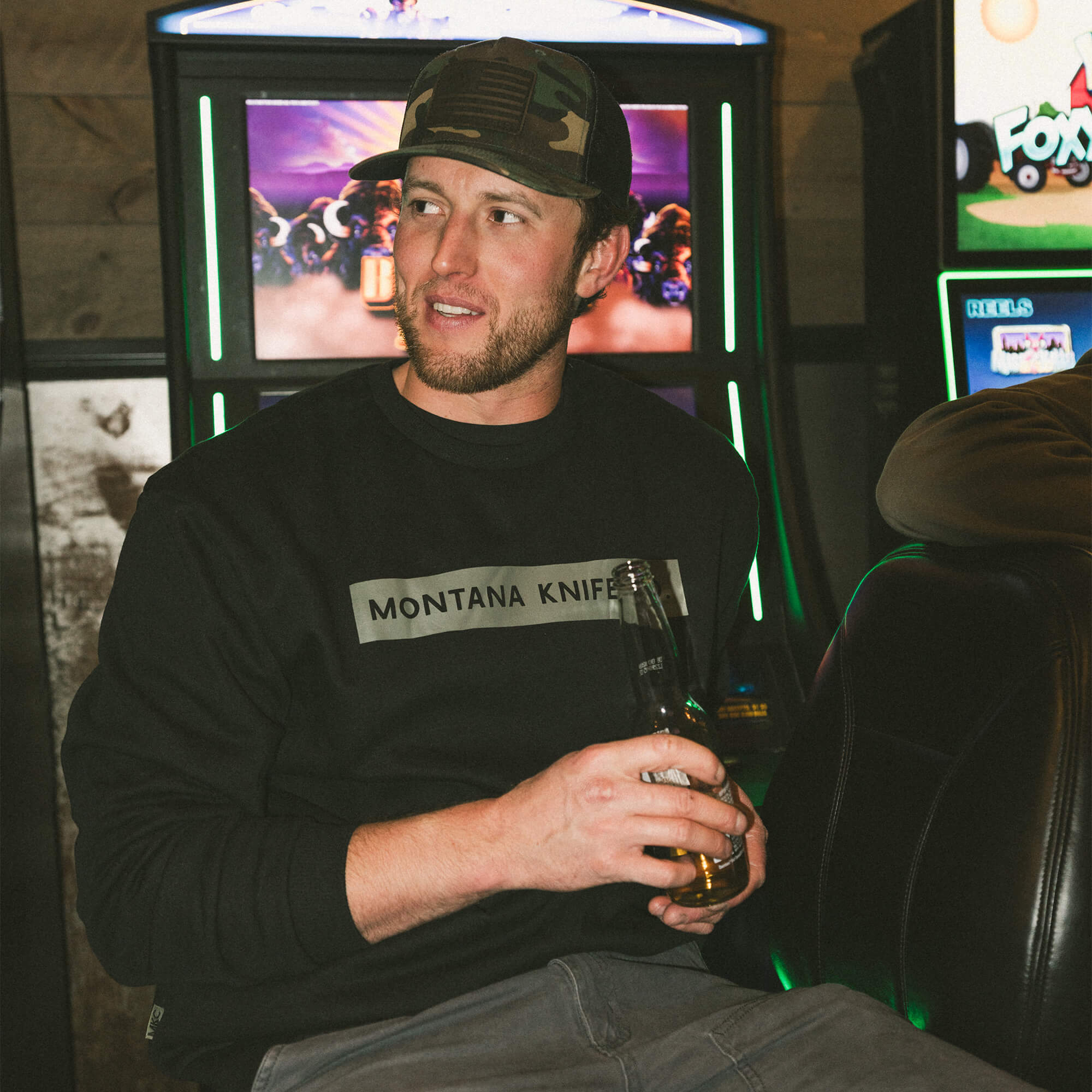 MKC CREWNECK SWEATSHIRT - BLACK