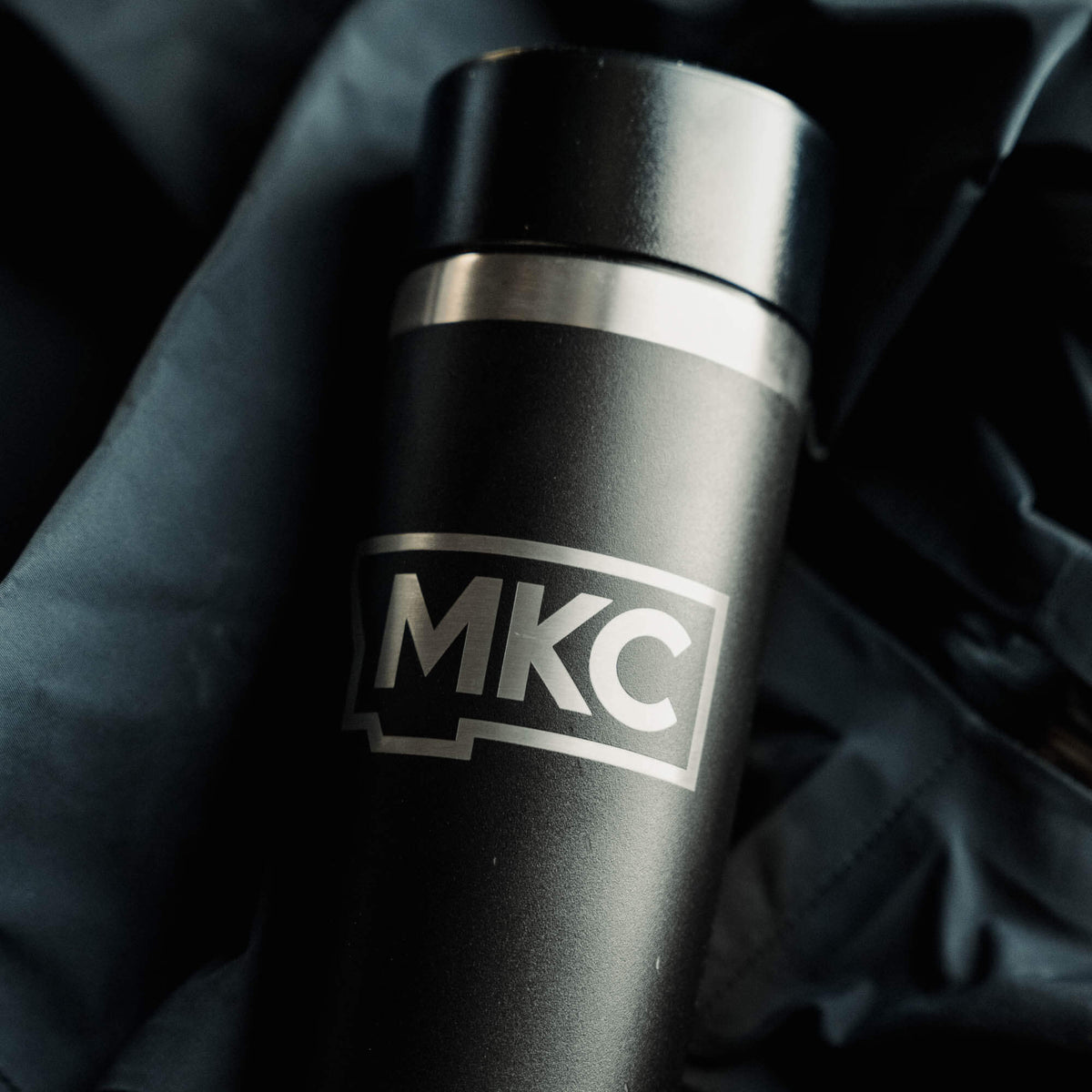 MKC x YETI RAMBLER 16 OZ HOTSHOT