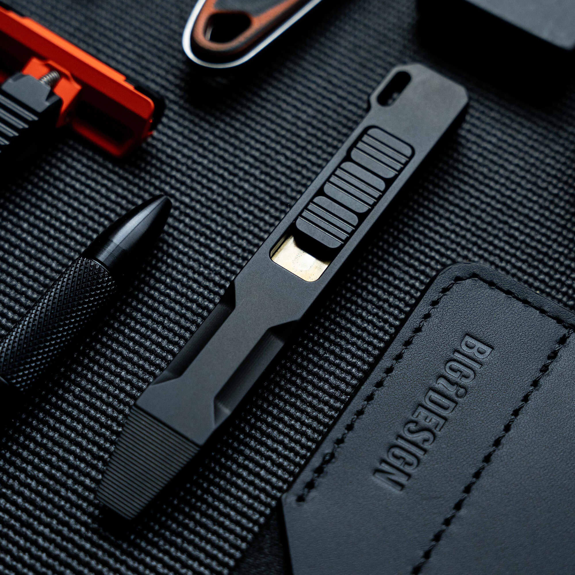 MKC X BIG IDEA DESIGN - Ti PRY BAR