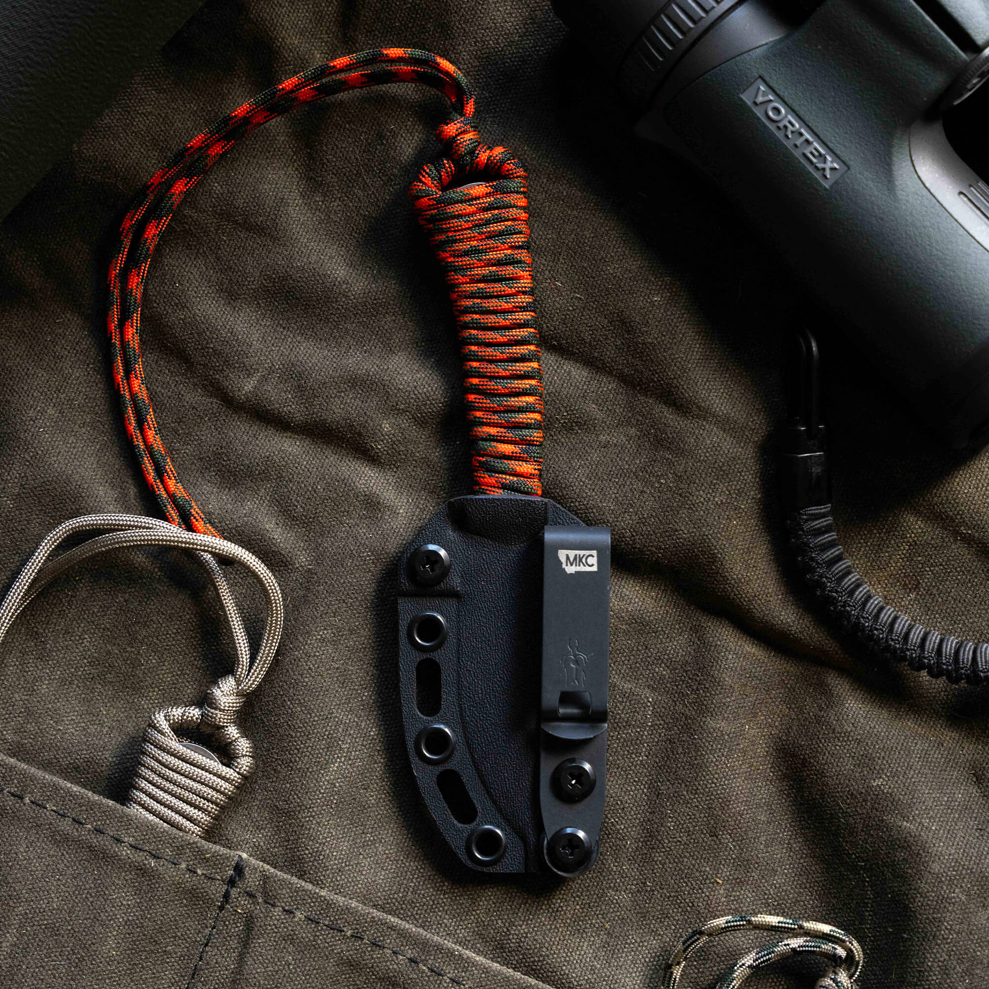 MINI STONED GOAT - ORANGE & BLACK