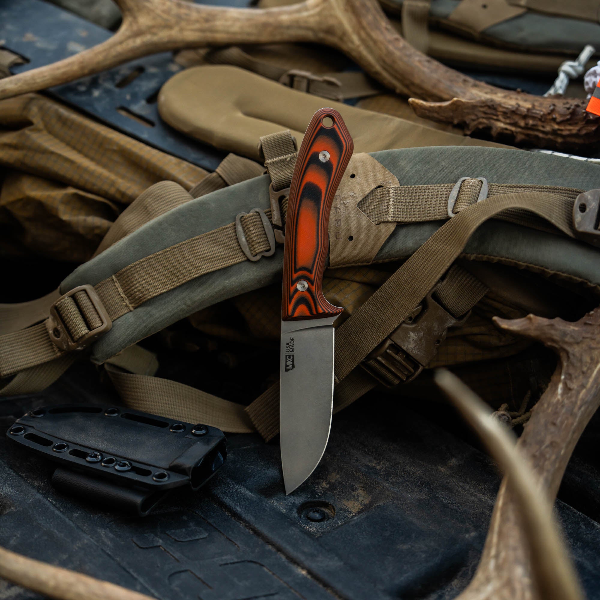 MKC MULE DEER KNIFE - ORANGE & BLACK