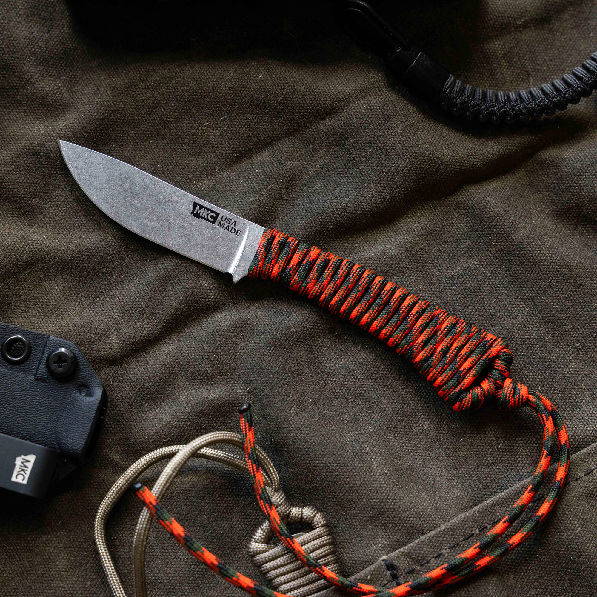 MINI STONED GOAT - ORANGE & BLACK